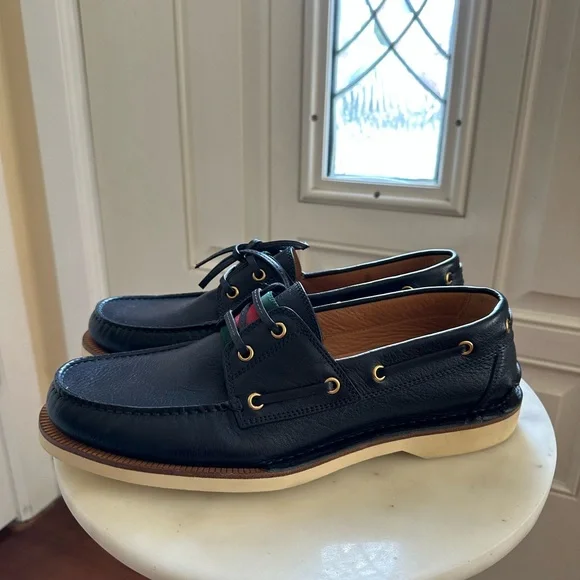 Gucci Web Accent Leather Boat Shoes Men’s Size 9.5 Dark Blue Excellent Condition